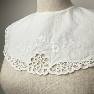 Vintage Annie White Embroidered Lace Collar Yoke Cotton Linen Blend